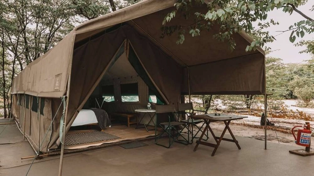 hideaways camelthorn bush camp/widget image/africa collection hideaways camelthorn bush camp tent exterior.webp