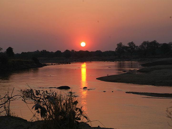south luangwa national park kenya