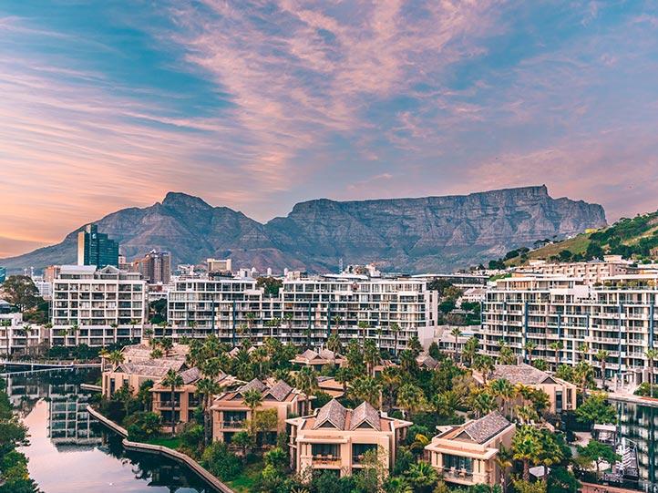 CAPE TOWN, GARDEN ROUTE & SAFARI